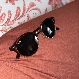 Women's Rayban sunglasses